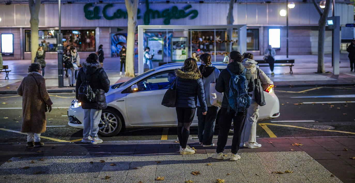 El tranvía de Vitoria vuelve a funcionar tras sufrir una avería durante cinco horas