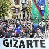 Patronal y sindicatos se acusan de bloquear el diálogo el primer día de huelga en la concertada