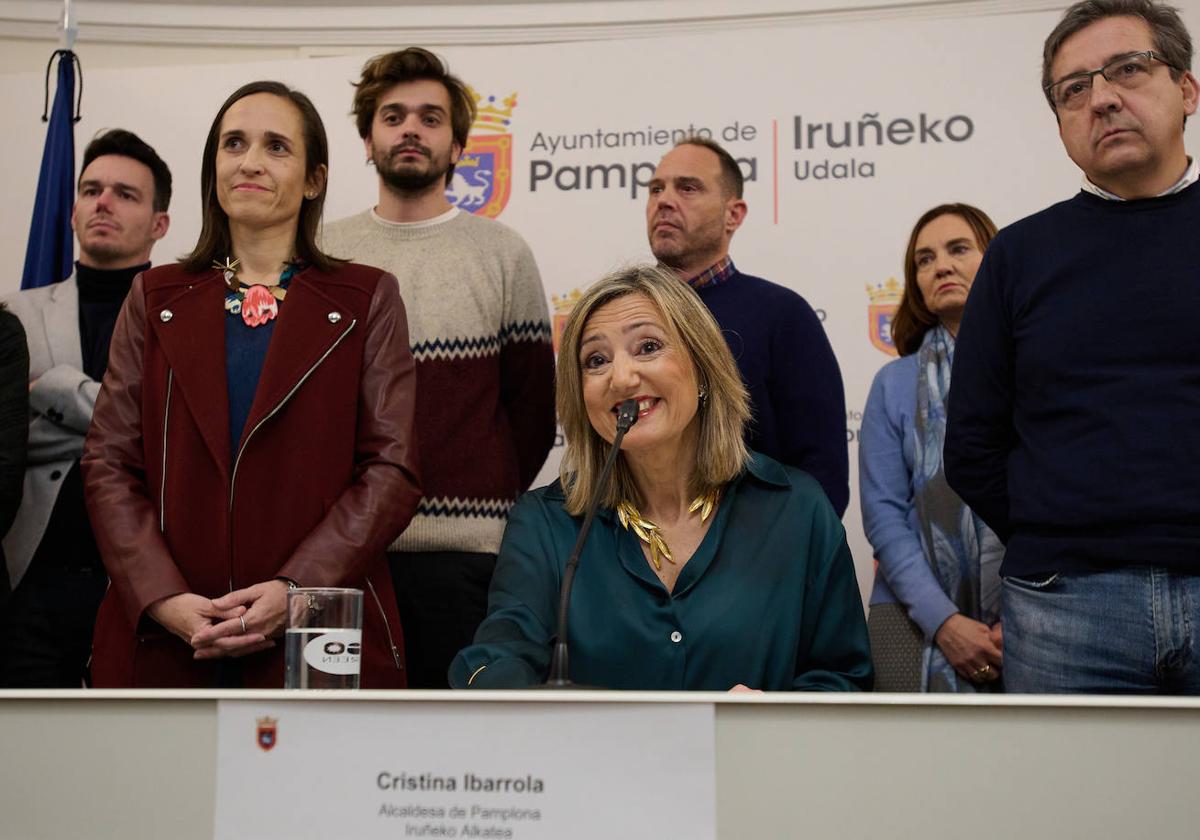 La todavía alcaldesa de Pamplona llama «miserables» a los socialistas por darles el Ayuntamiento «a los herederos de ETA»