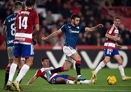 Lekue, en acción ante el Granada.