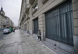 Los locales de la calle Olaguíbel volverán a tener actividad más de un lustro después.