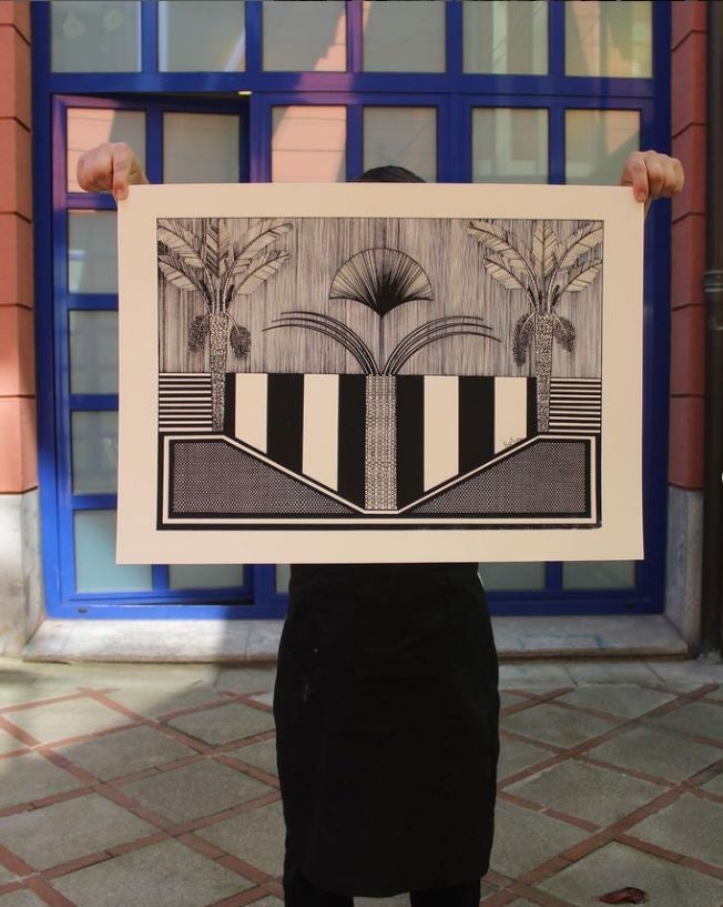 El desconocido taller en Bilbao de Urtzi, el artista de las camisetas diferentes