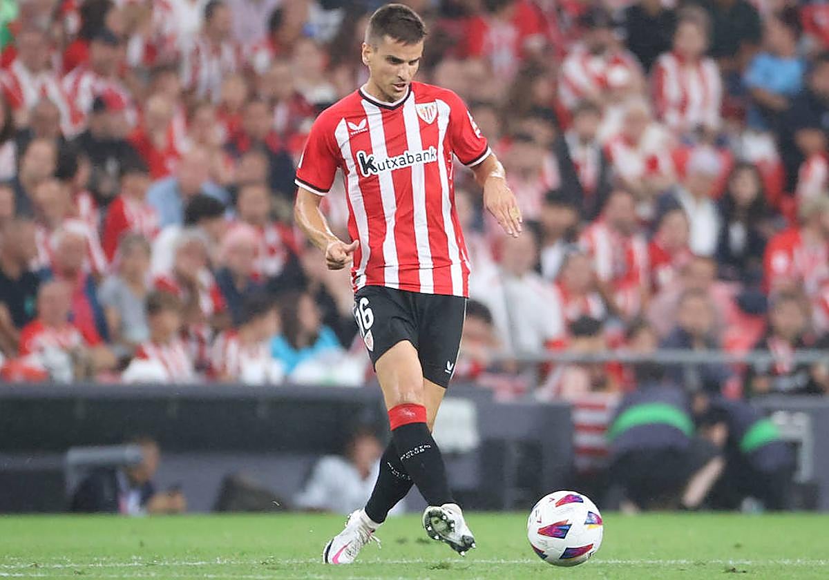 Ruiz de Galarreta es una pieza clave en el centro del campo.