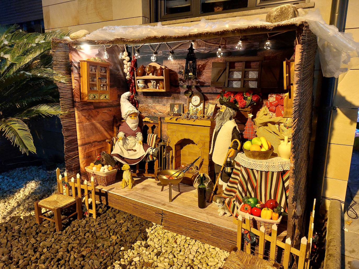 La decoración navideña del barrio baracaldés de Gorostiza en imágenes