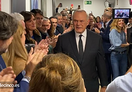 Pedro Piqueras se rompe ante la emotiva despedida de los trabajadores de informativos Telecinco