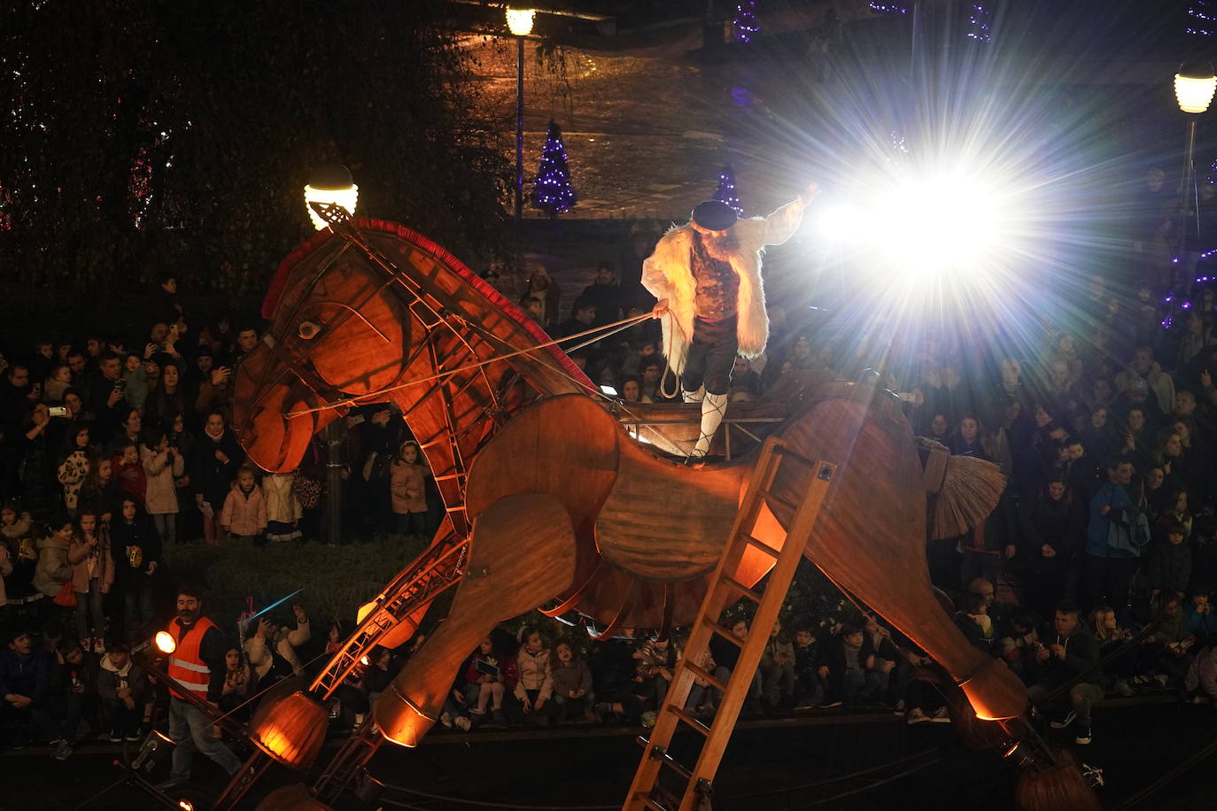 El desfile de Olentzero y Mari Domingi, en imágenes