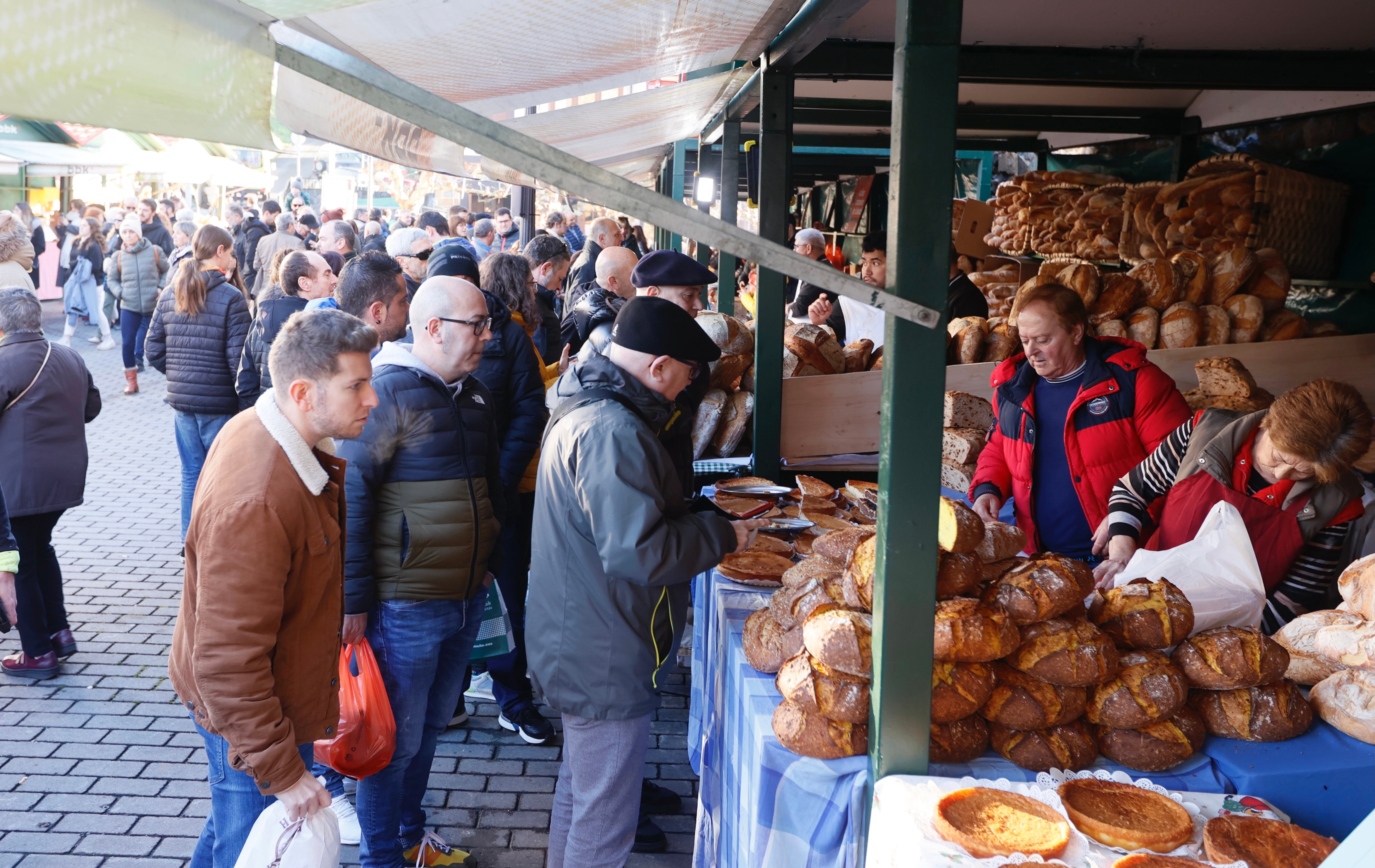 Los mejores panes de Bizkaia se dan cita un año más por Nochebuena en Galdames