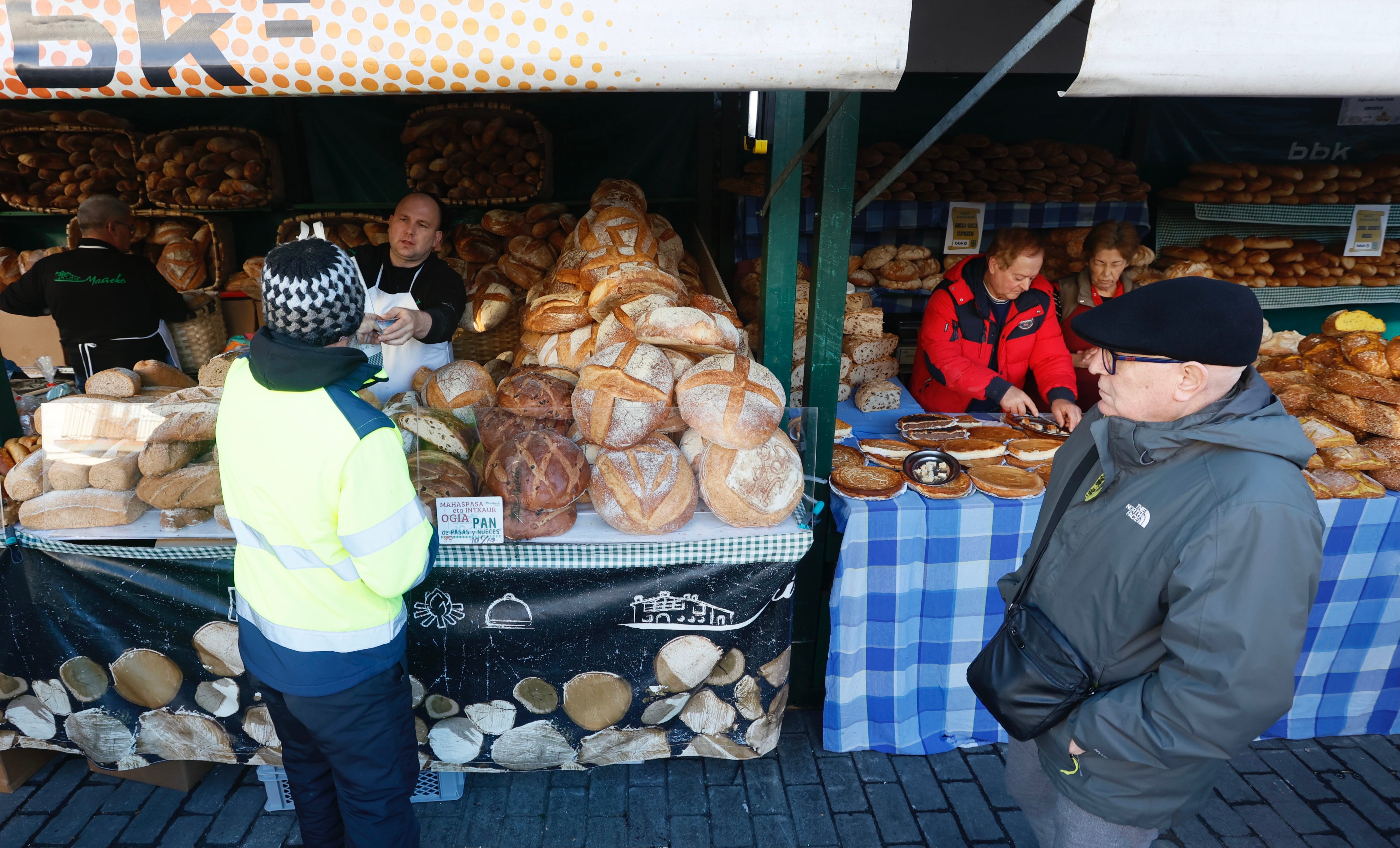 Los mejores panes de Bizkaia se dan cita un año más por Nochebuena en Galdames
