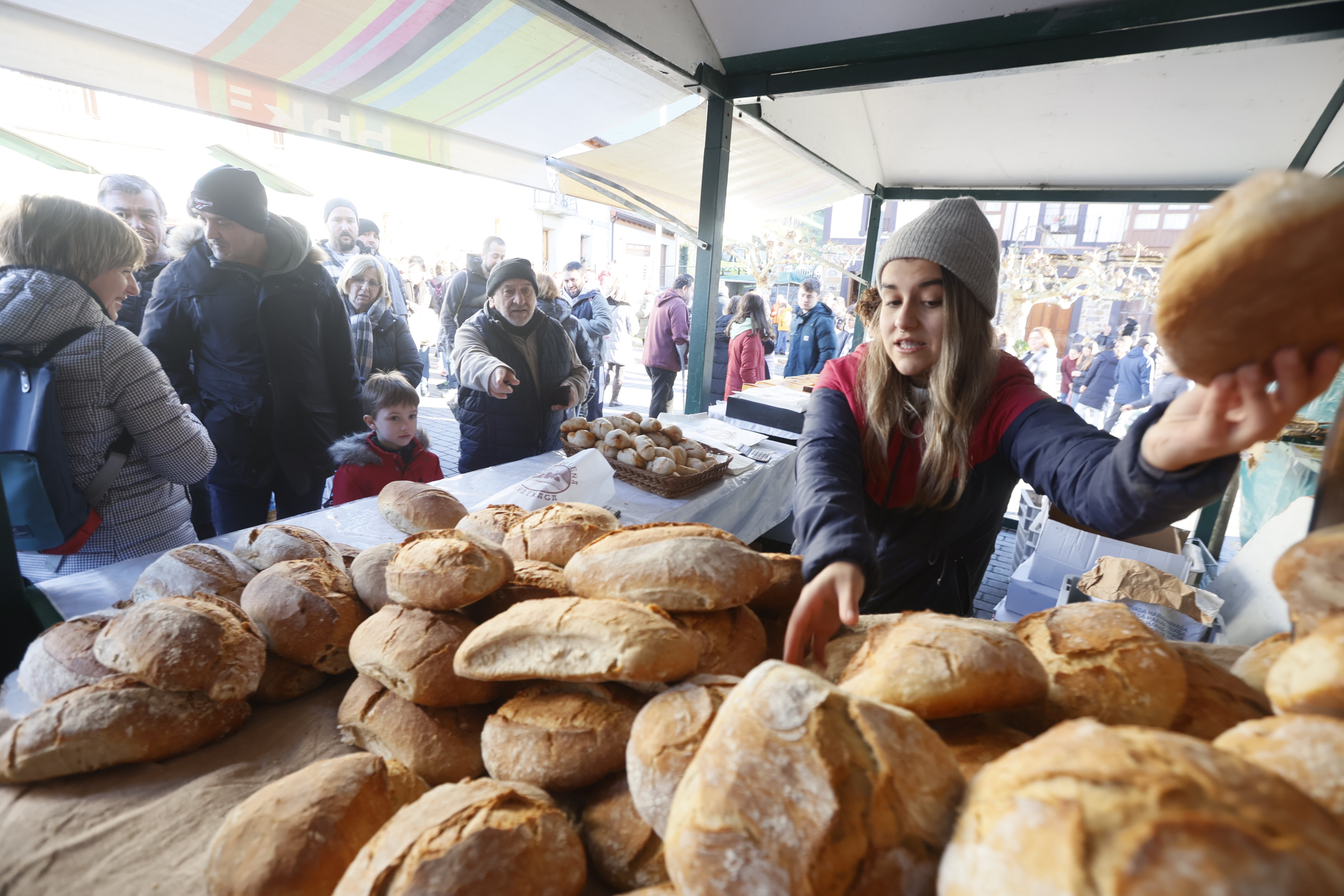 Los mejores panes de Bizkaia se dan cita un año más por Nochebuena en Galdames