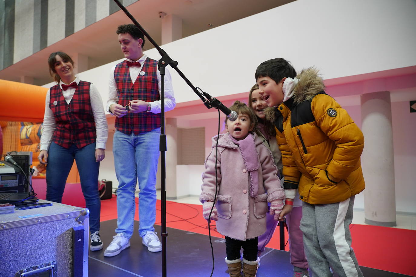 El parque infantil de Navidad de Vitoria abre sus puertas