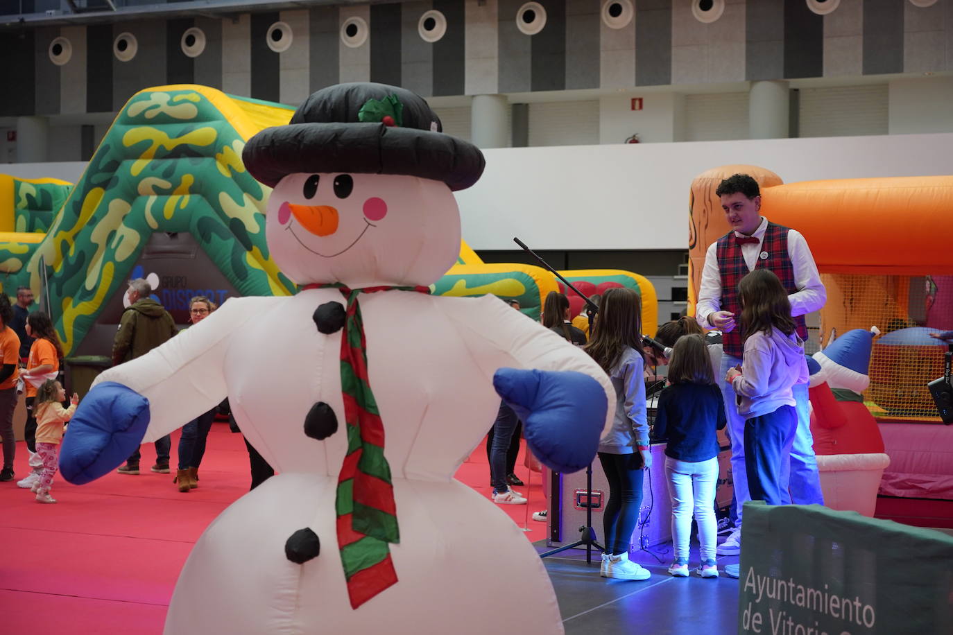 El parque infantil de Navidad de Vitoria abre sus puertas