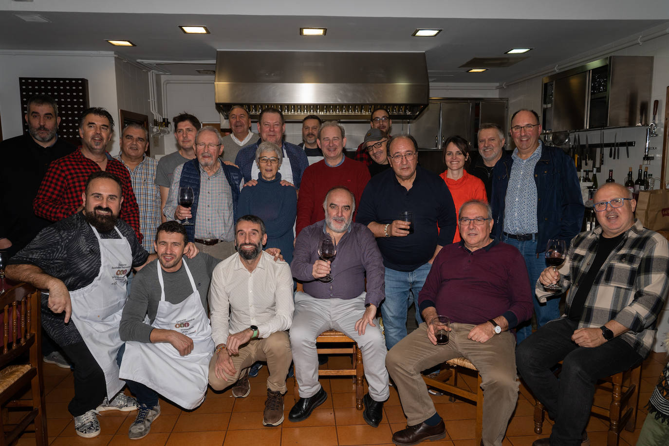 La cena en la sociedad gastronómica La Globa, en imágenes