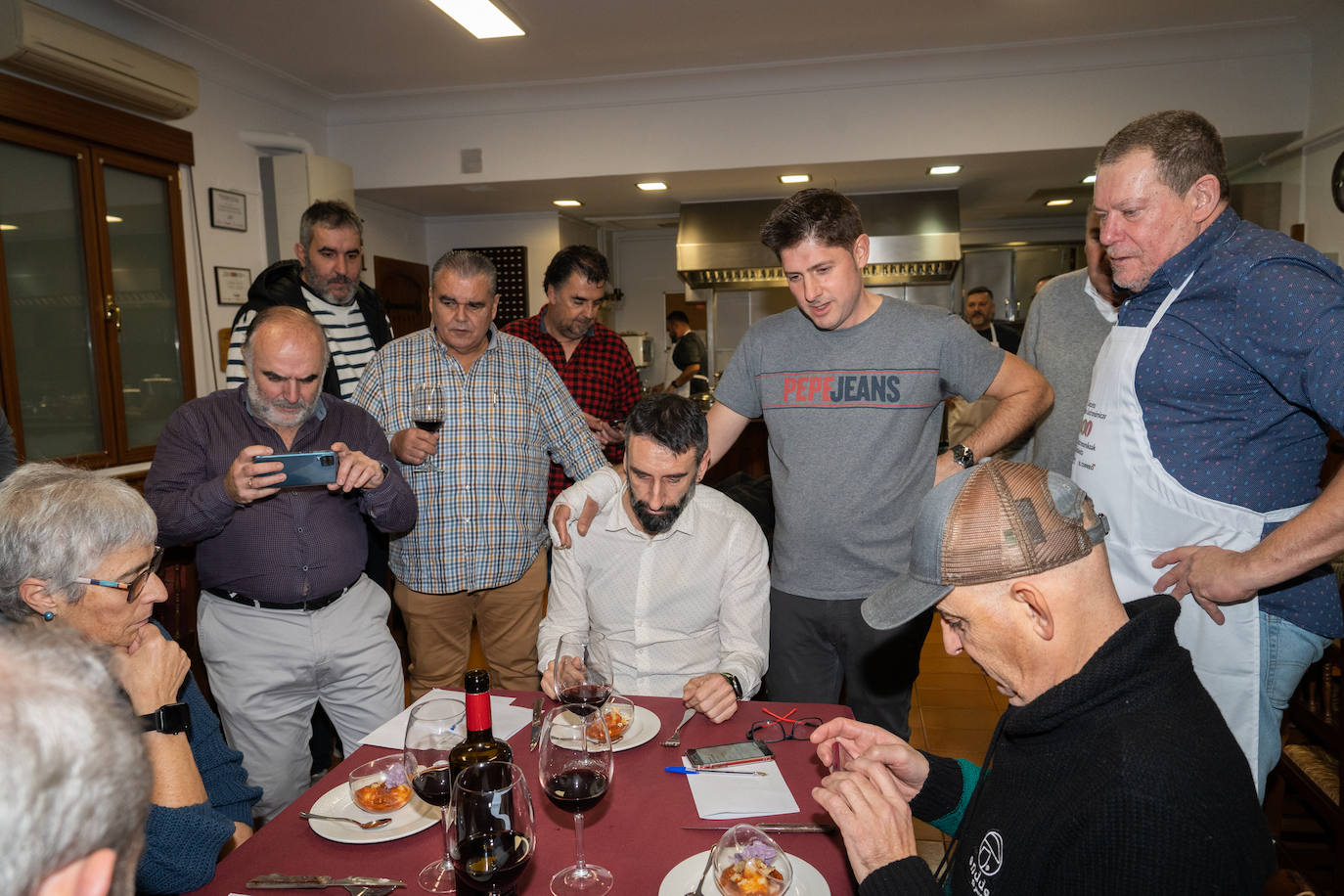 La cena en la sociedad gastronómica La Globa, en imágenes