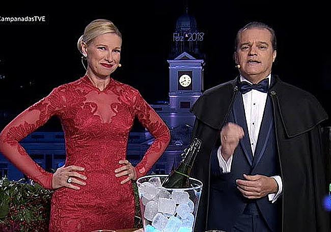 García junto a Anne Igartiburu en las Campanadas de 2018.