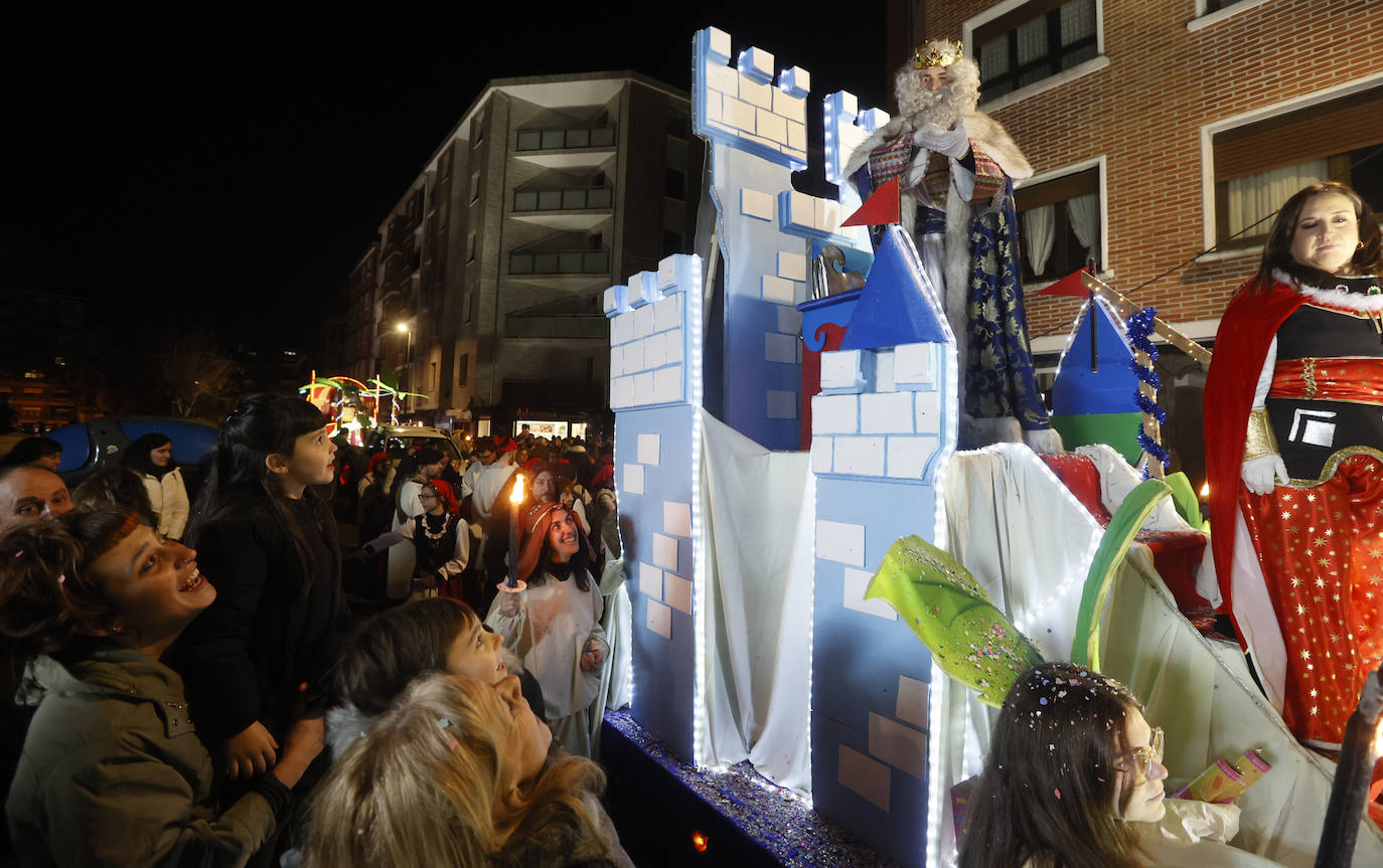 Fotos: La Cabalgata de los Reyes Magos en Basauri