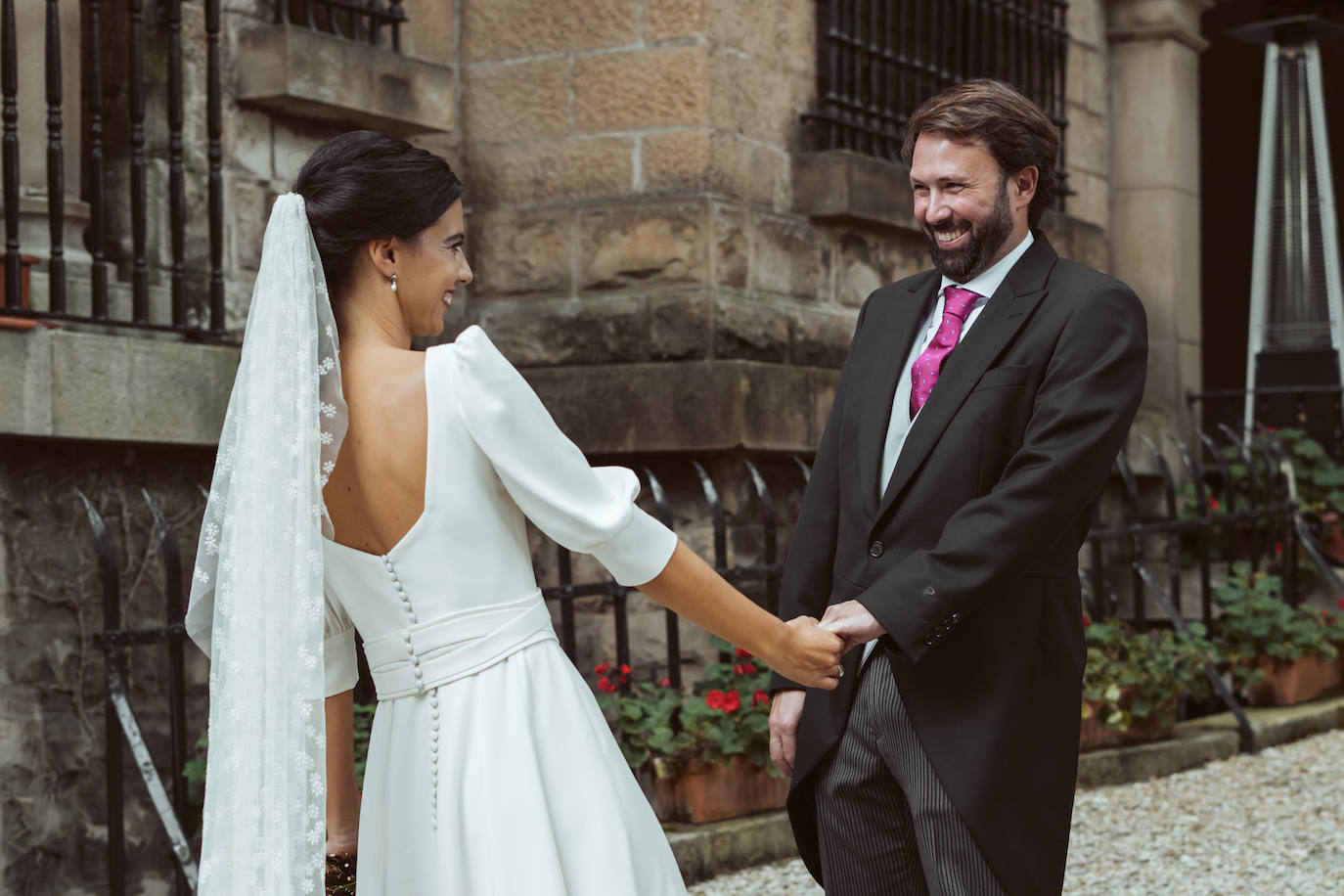 Fotos: Una boda en Getxo marcada por la elegancia y mucho rock and roll 