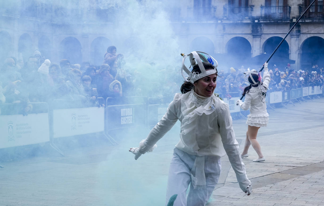 Fotos: Caluroso recibimiento en Vitoria a los Reyes Magos