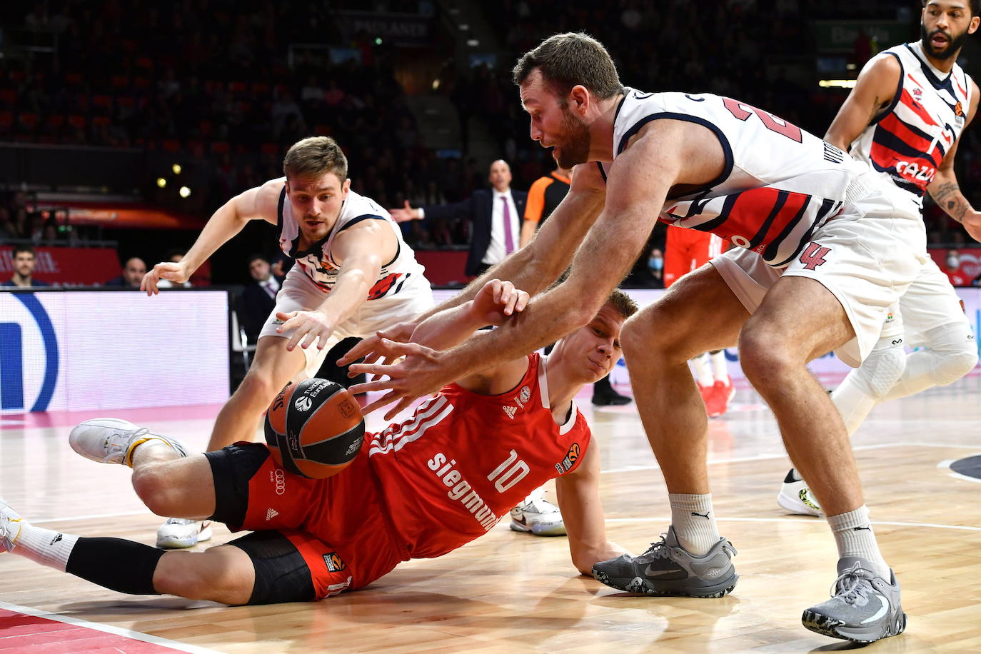 Fotos: Las fotos del Bayern - Baskonia