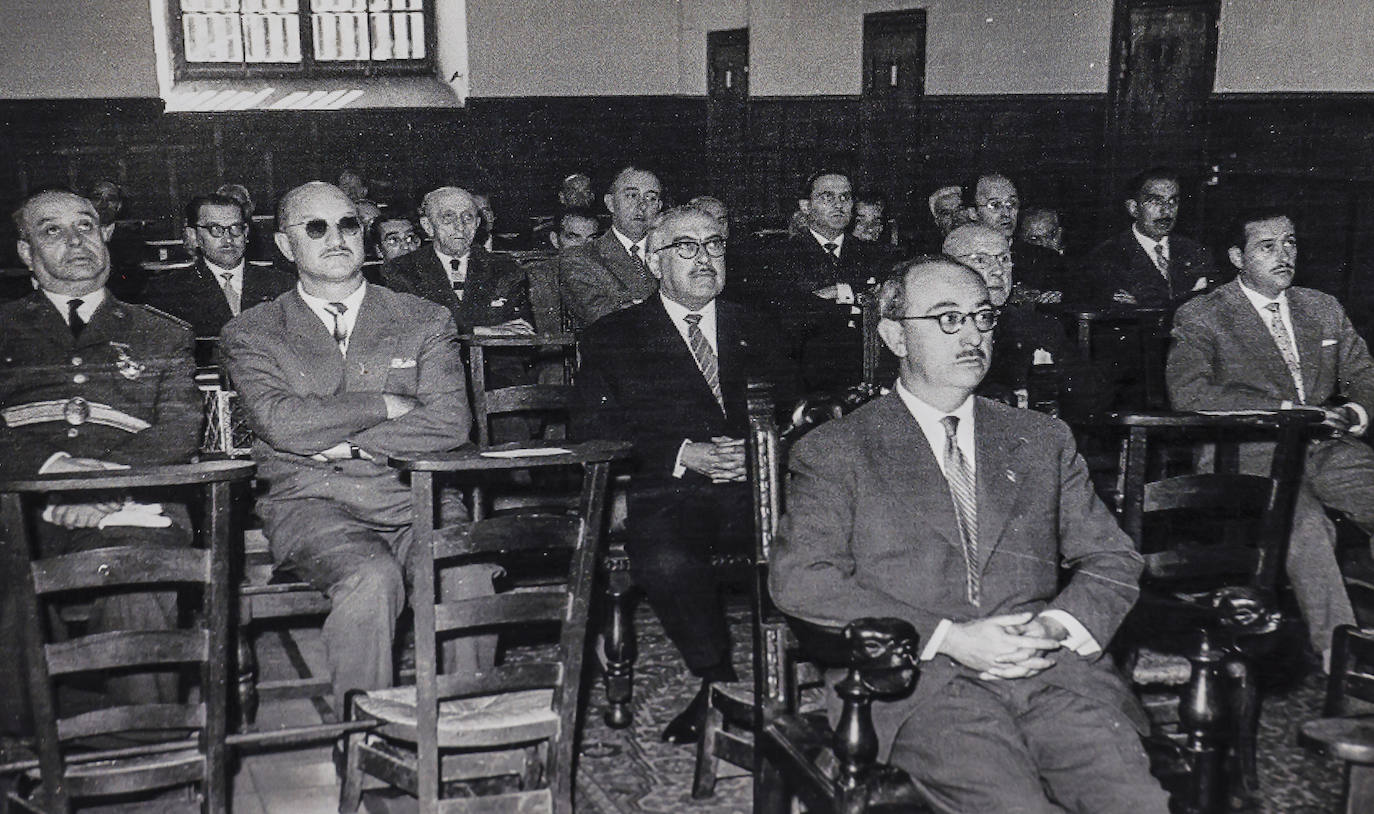 Fotos: Exposición en Vitoria: &#039;Vagos, Maleantes y Peligrosidad Social. Historia gráfica de una persecución (1933-1995)