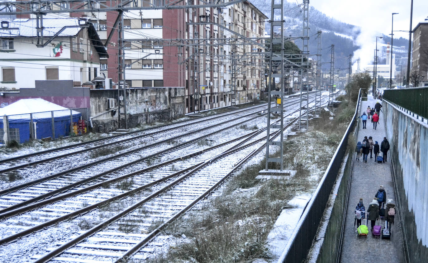 Fotos: Álava vive el primer temporal de nieve del invierno