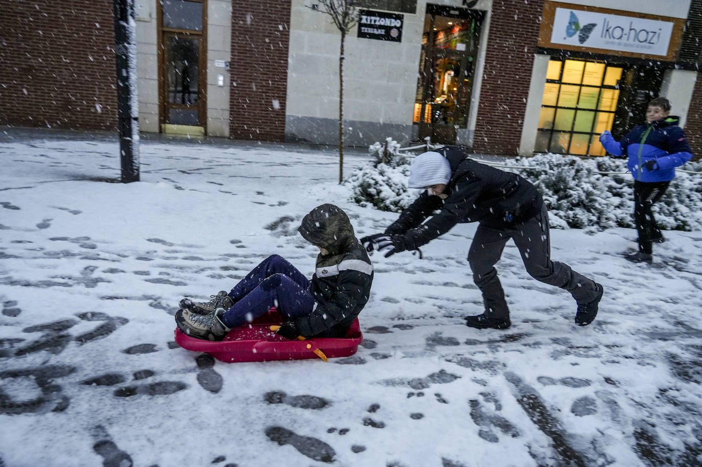 Fotos: Álava vive el primer temporal de nieve del invierno