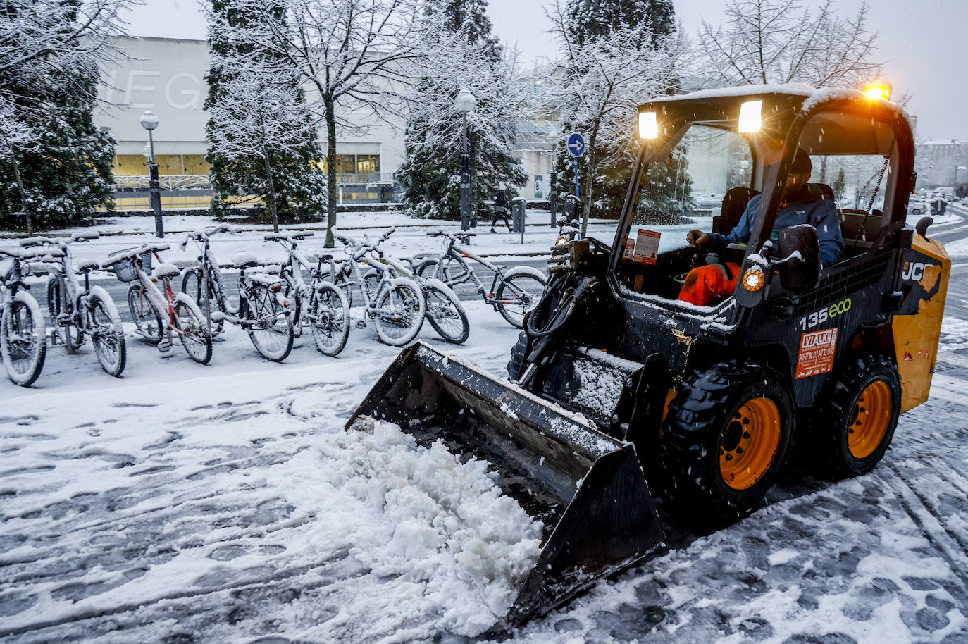 Fotos: Álava vive el primer temporal de nieve del invierno