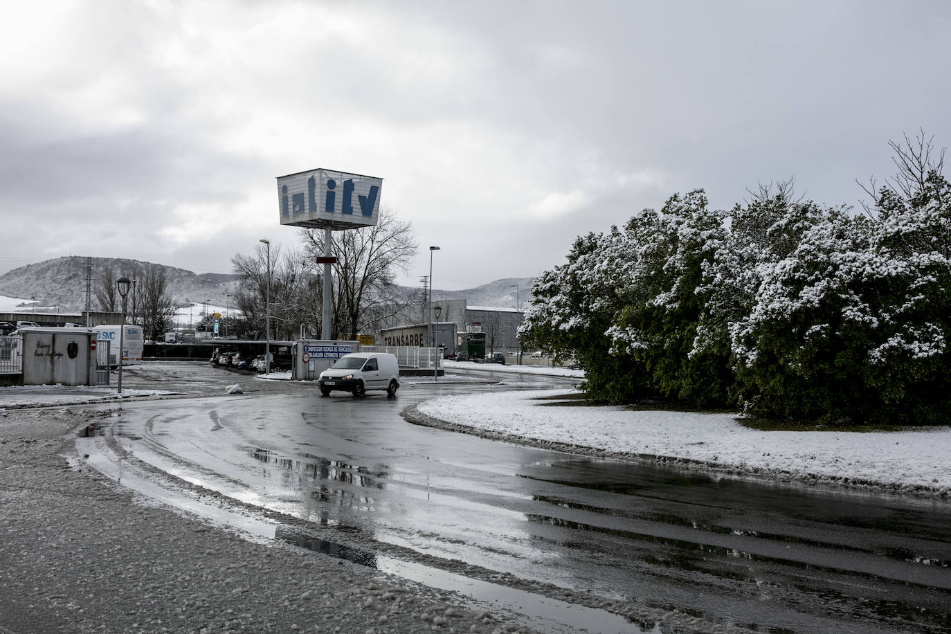 Fotos: Álava vive el primer temporal de nieve del invierno