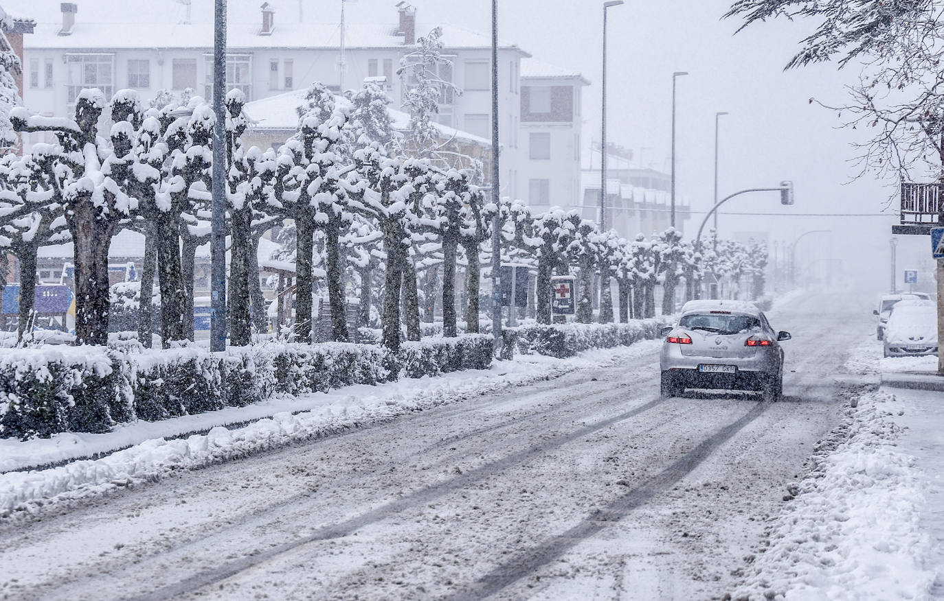 Fotos: Álava vive el primer temporal de nieve del invierno