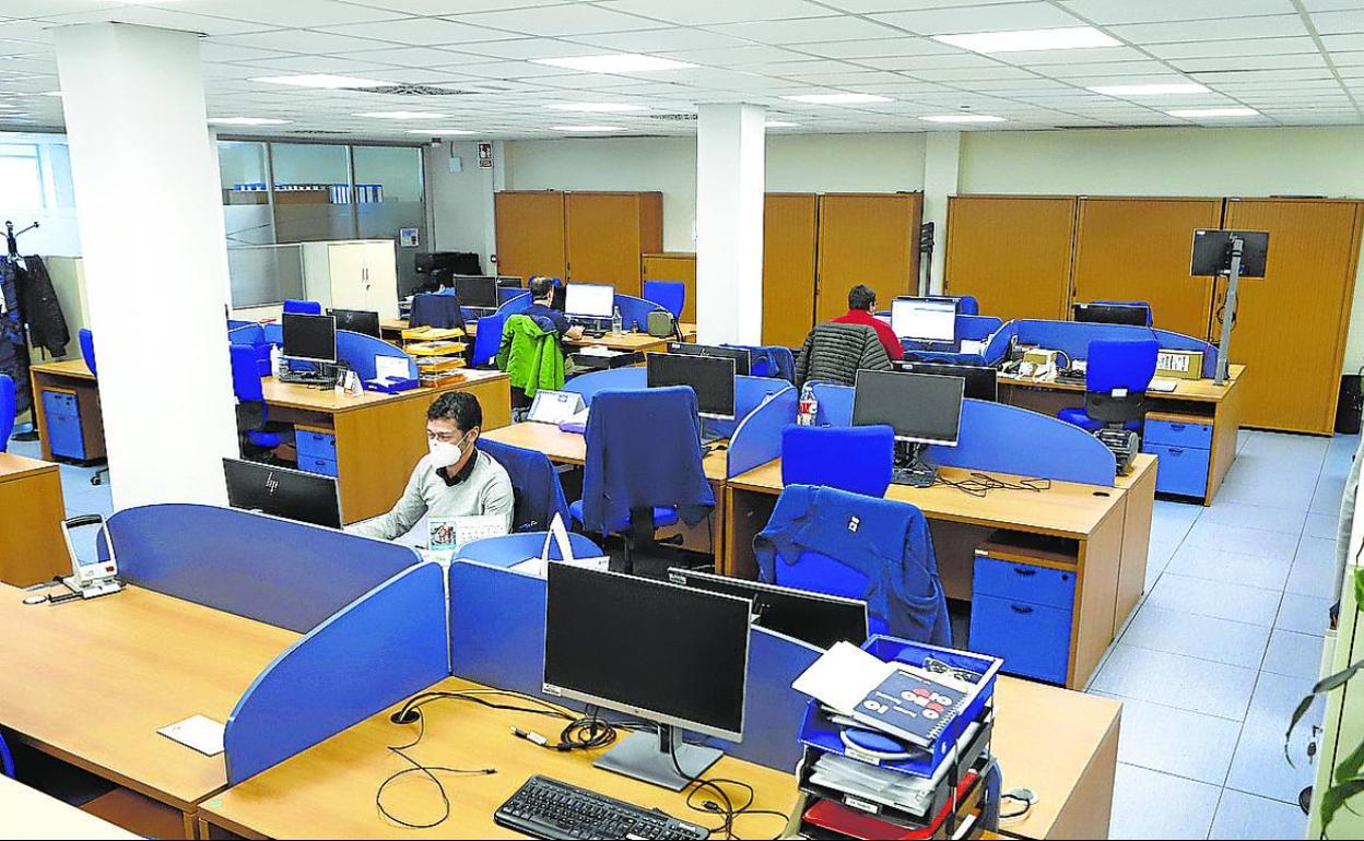 Cerca de 400 personas de los 1.300 empleados de la empresa pueden acogerse a medidas de flexibilidad. 