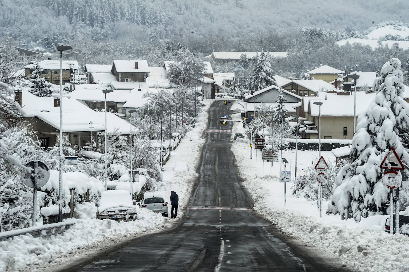 Fotos: Álava convive con la nieve en la segunda jornada del temporal