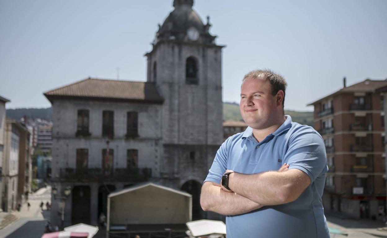 Ander Añibarro es alcalde de Llodio desde 2019 y aspira a revalidar su puesto. 