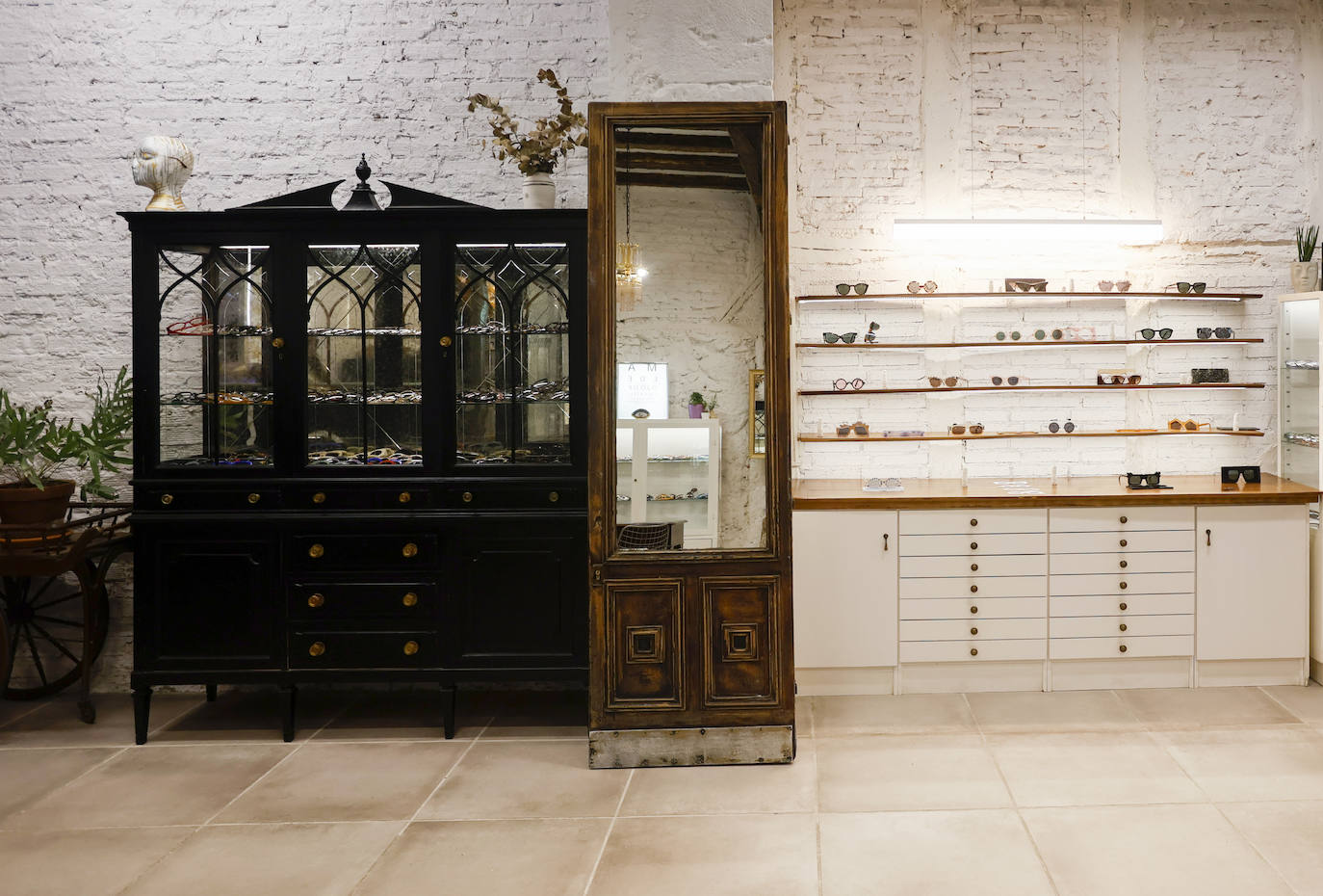 Fotos: Del Arriaga al Zubizuri: así son las gafas inspiradas en edificios e iconos de Bilbao