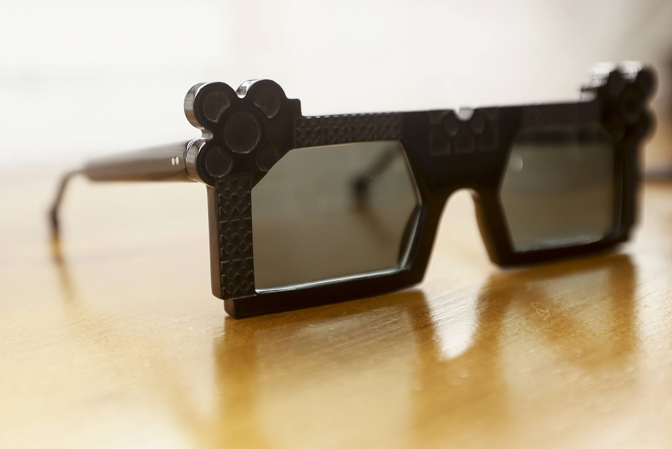 Fotos: Del Arriaga al Zubizuri: así son las gafas inspiradas en edificios e iconos de Bilbao