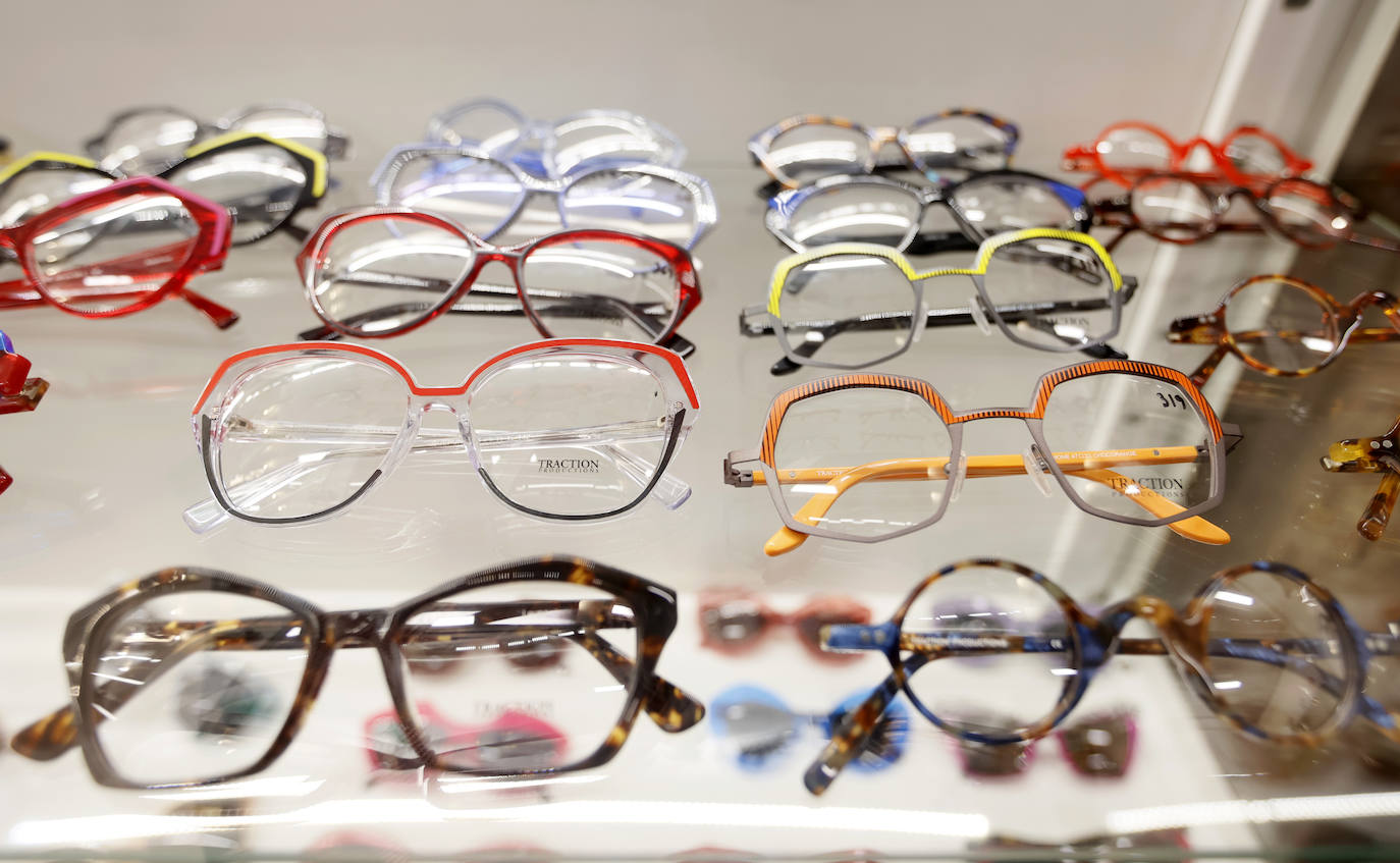 Fotos: Del Arriaga al Zubizuri: así son las gafas inspiradas en edificios e iconos de Bilbao