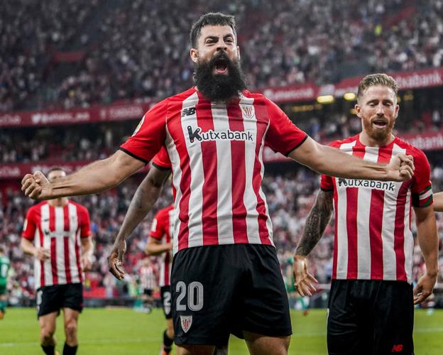 Villalibre celebra un gol con el Athletic.