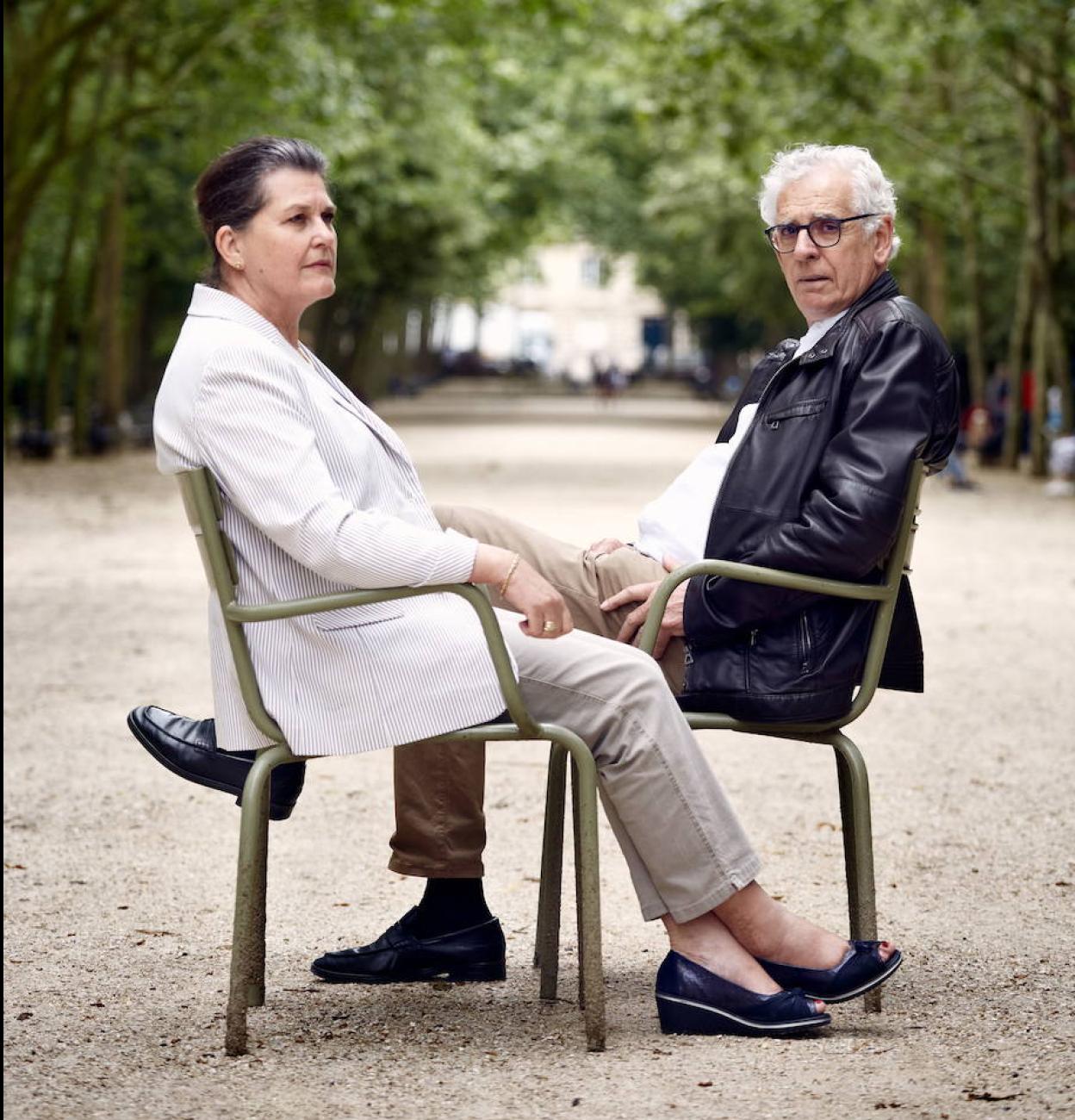 Colette y Jean-Claude Rabaté, en los Jardines de Luxemburgo, en París. 