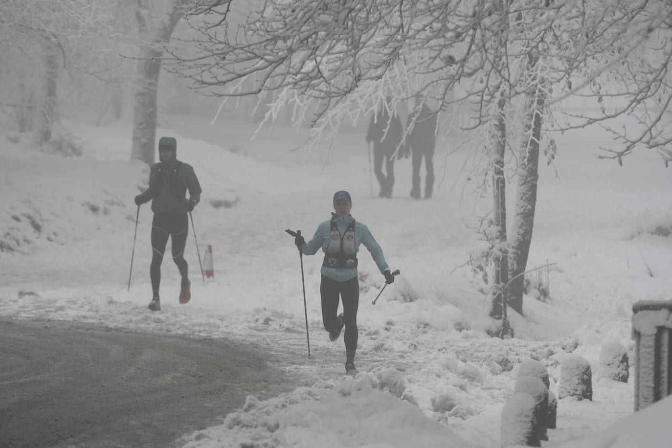 Fotos: Sábado disfrutando de la nieve