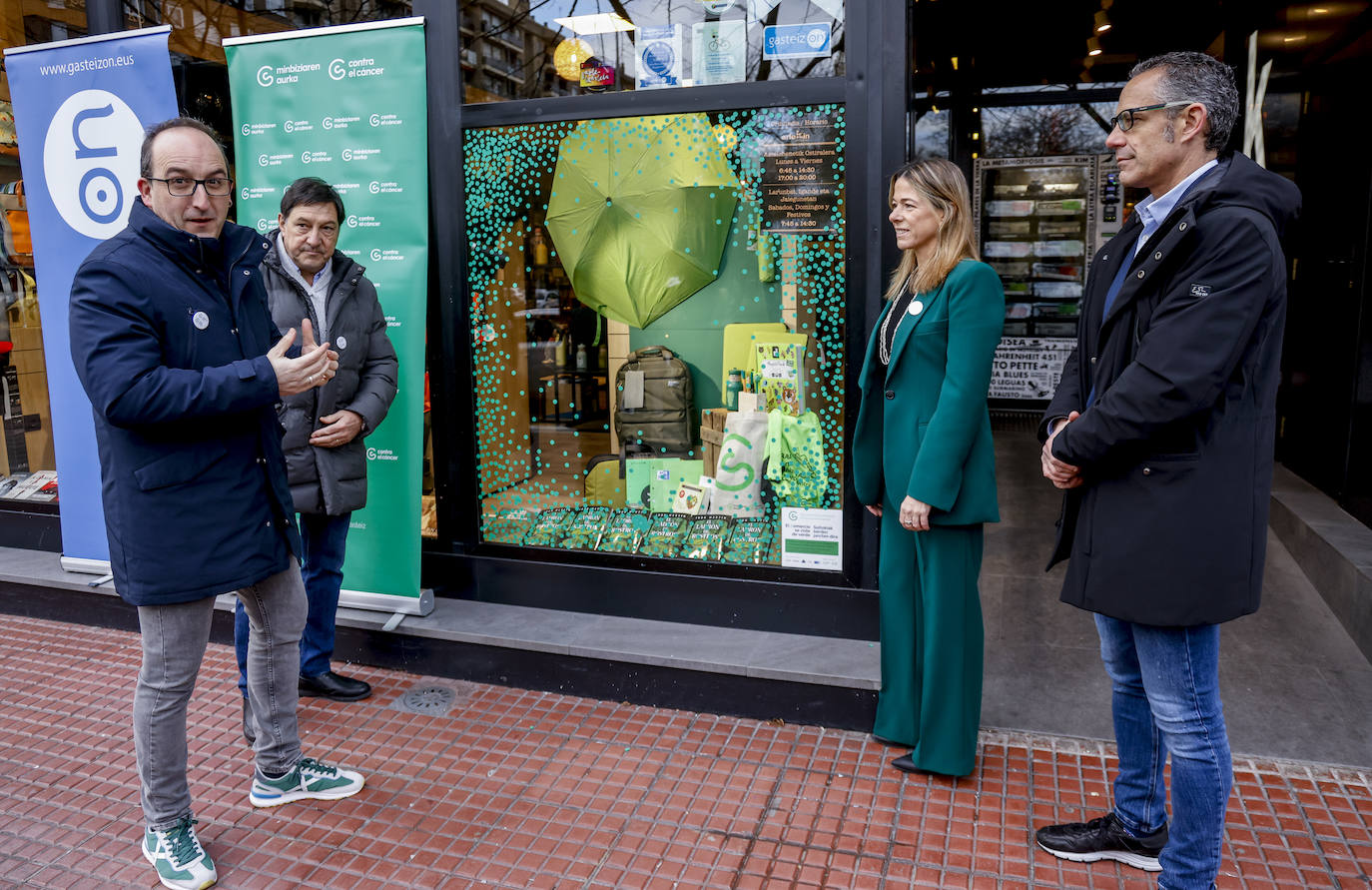 Diego Martínez de San Vicente explica la iniciativa junto a José Miguel Moreno, Miren Bilbao y Gorka Orive 