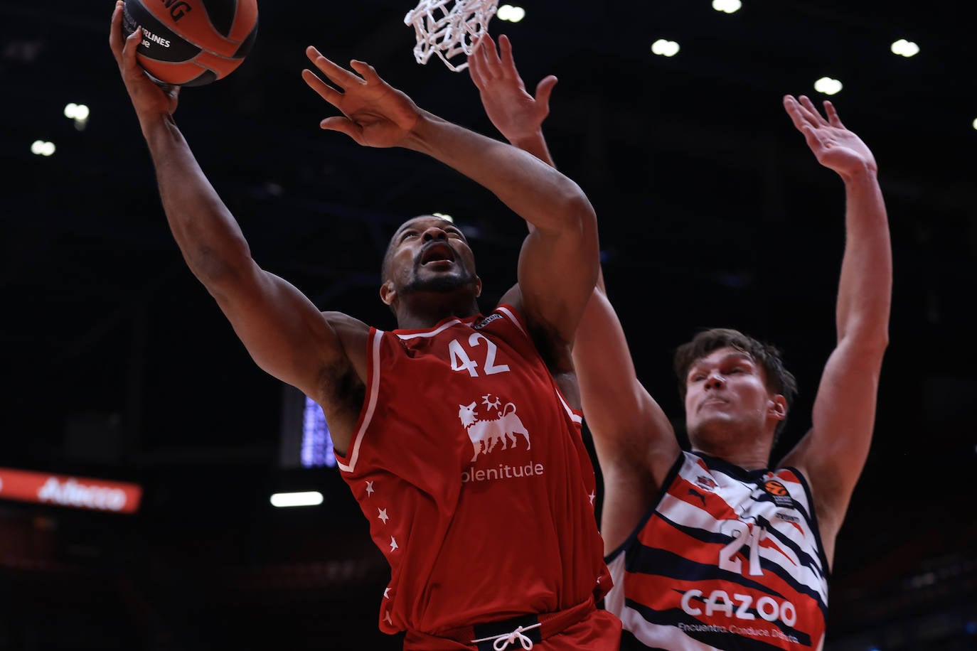 Fotos: Las fotos del Armani Milán - Baskonia