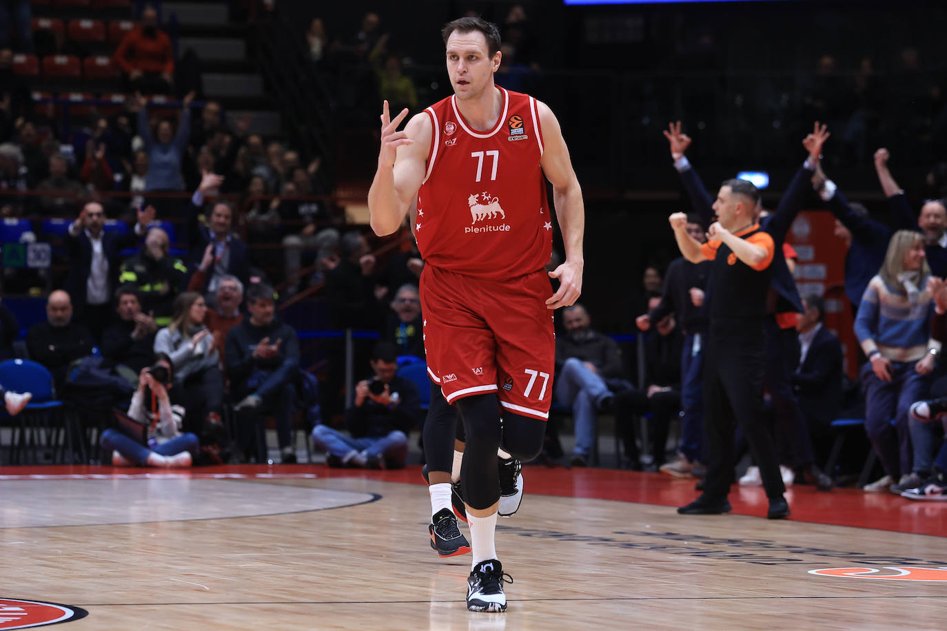 Fotos: Las fotos del Armani Milán - Baskonia