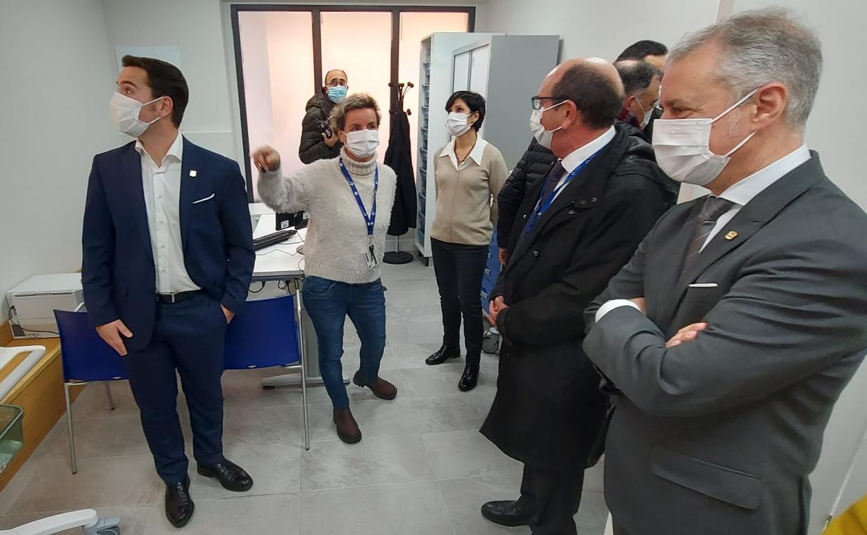 Iñigo Urkullu inauguró ayer las nuevas instalaciones del centro médico de Murueta. 