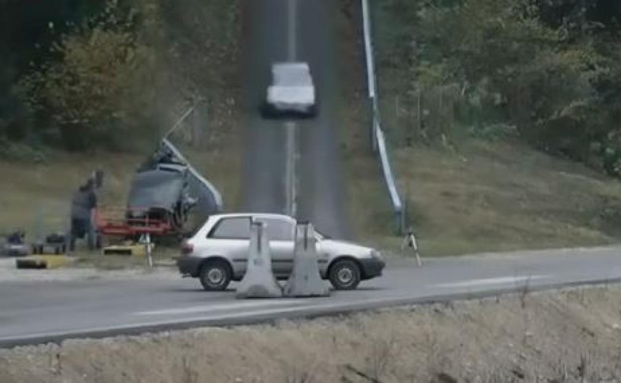 DGT: Así queda un coche tras chocar con otro a 200 km/h