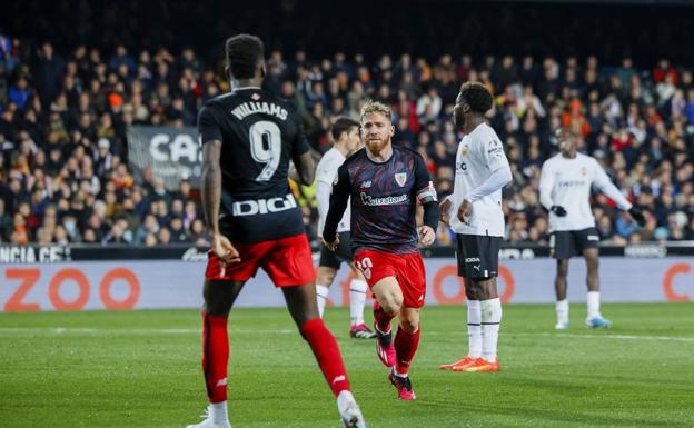 Aficionados del Valencia proponen vaciar Mestalla en el partido contra el Athletic