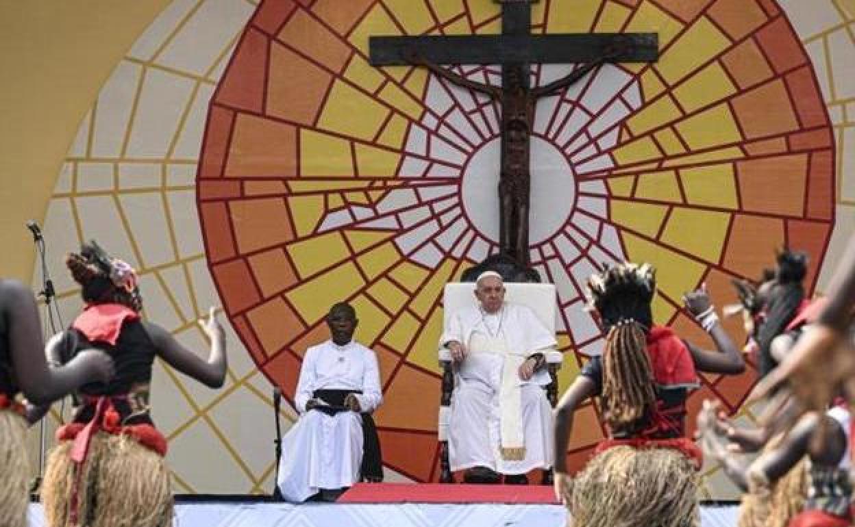 El Papa, durante la misa en Kinsasa