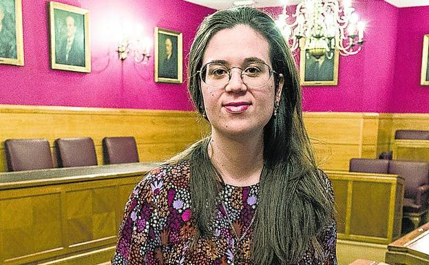 Paula Martínez Sanchis in the Bilbao Stock Exchange building.