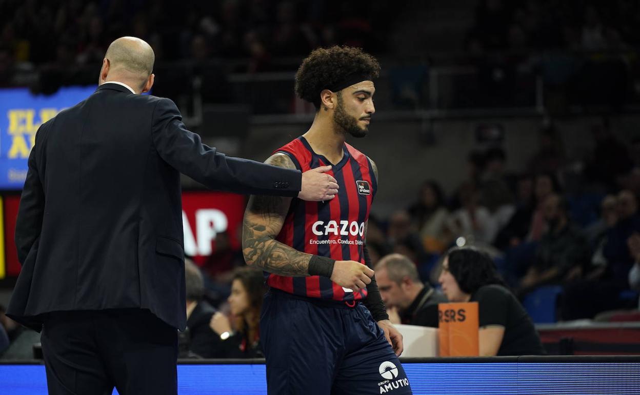 Howard se sale con 30 puntos en 19 minutos