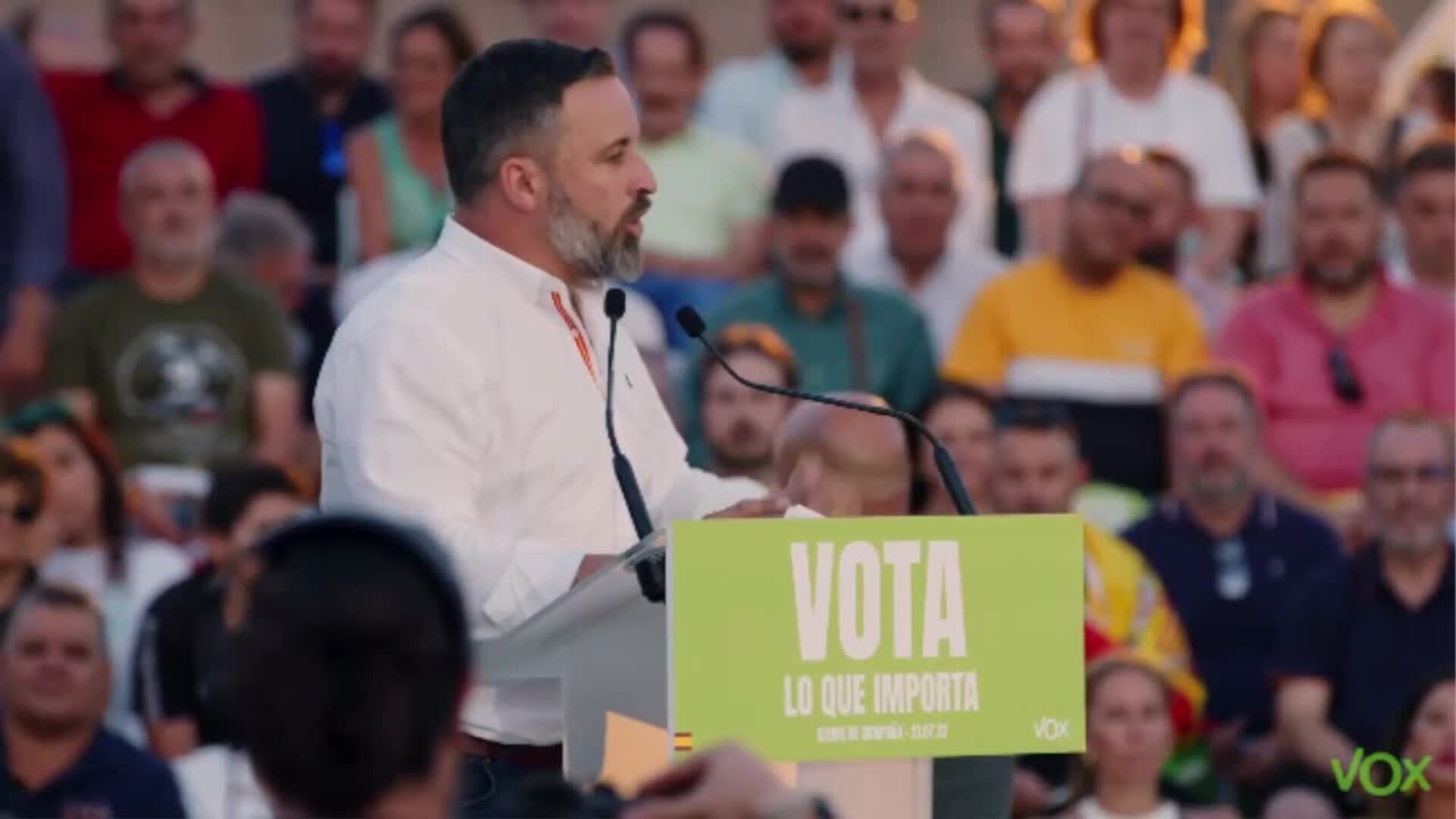 Abascal cierra campaña acusando a Feijóo de "blanquear a Sánchez" | El ...