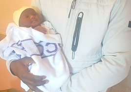 La pequeña Bintou Konate.