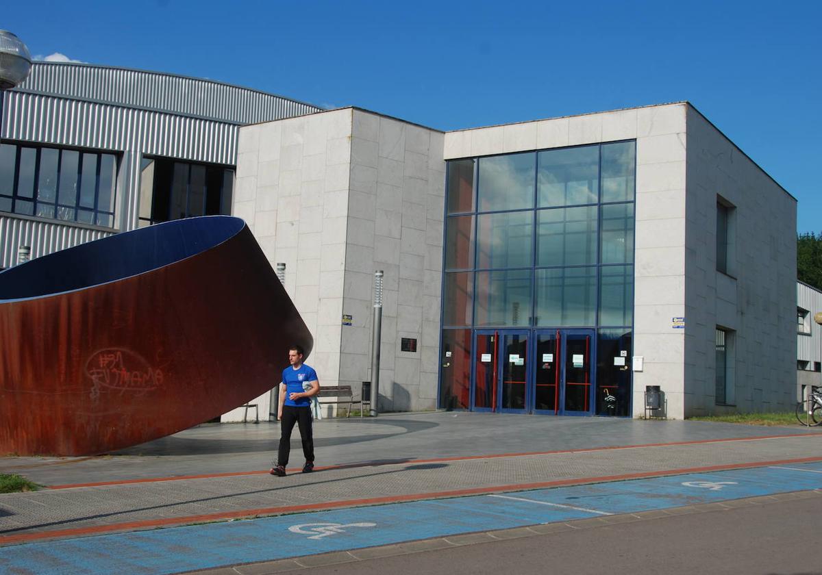 El polideportivo de Amurrio abrió sus puertas en 2002.