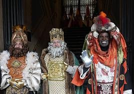 Los Reyes Magos ultiman su llegada a Vitoria